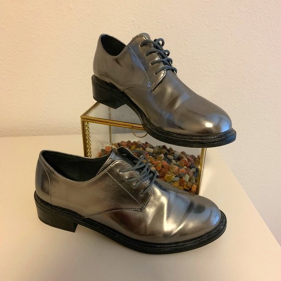 Silver Loafers Women's 5.5 - Picture 1 of 5